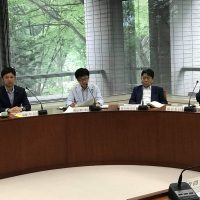 文教警察委員会での１枚