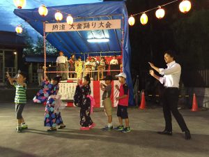 夏祭りの盆踊りでの1枚