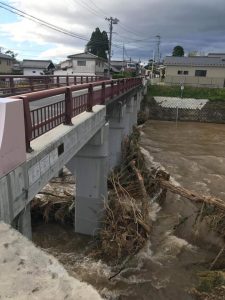 橋に流木が溜まるなどの被害がありました。